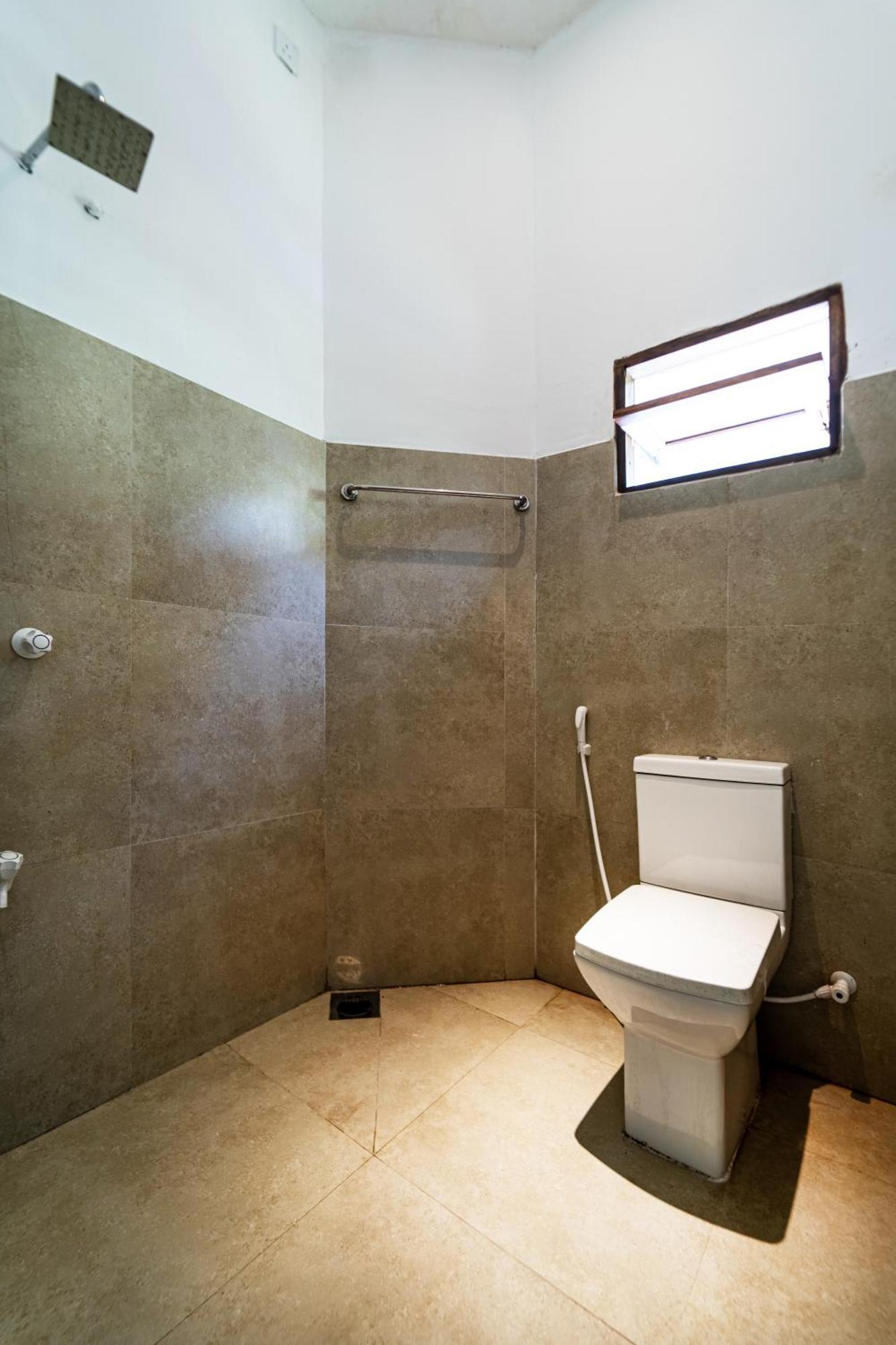 Drifter - Rooms & Food Midigama Luaran gambar