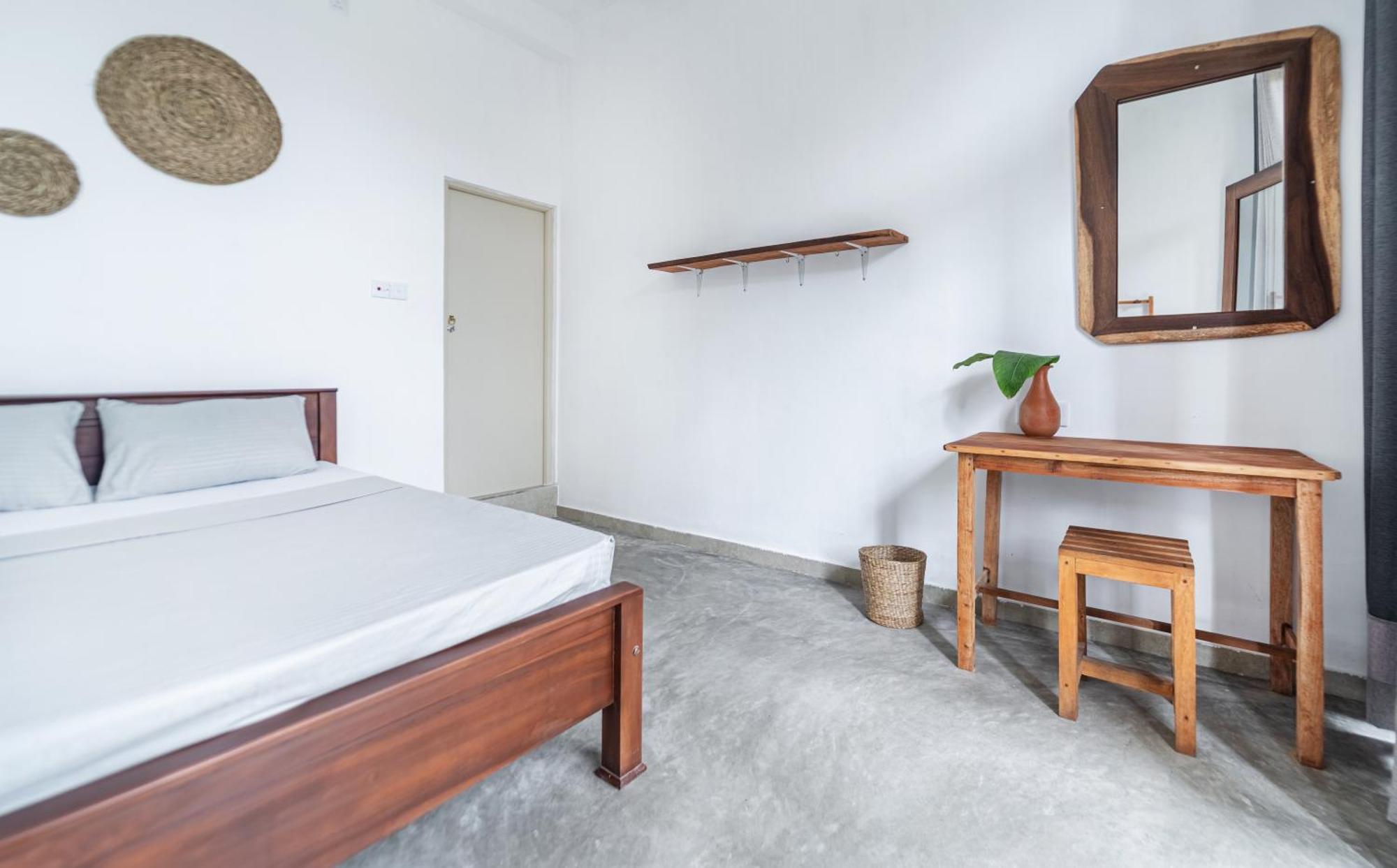Drifter - Rooms & Food Midigama Luaran gambar