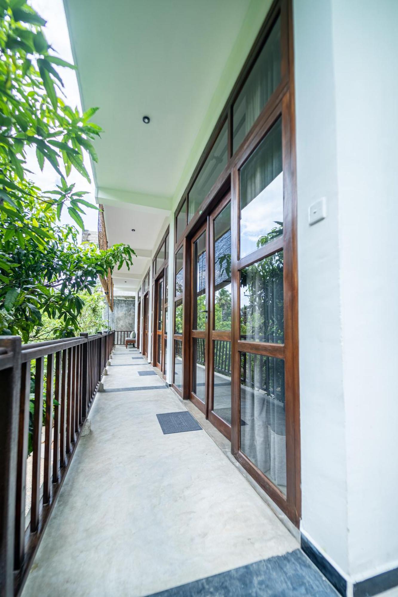 Drifter - Rooms & Food Midigama Luaran gambar